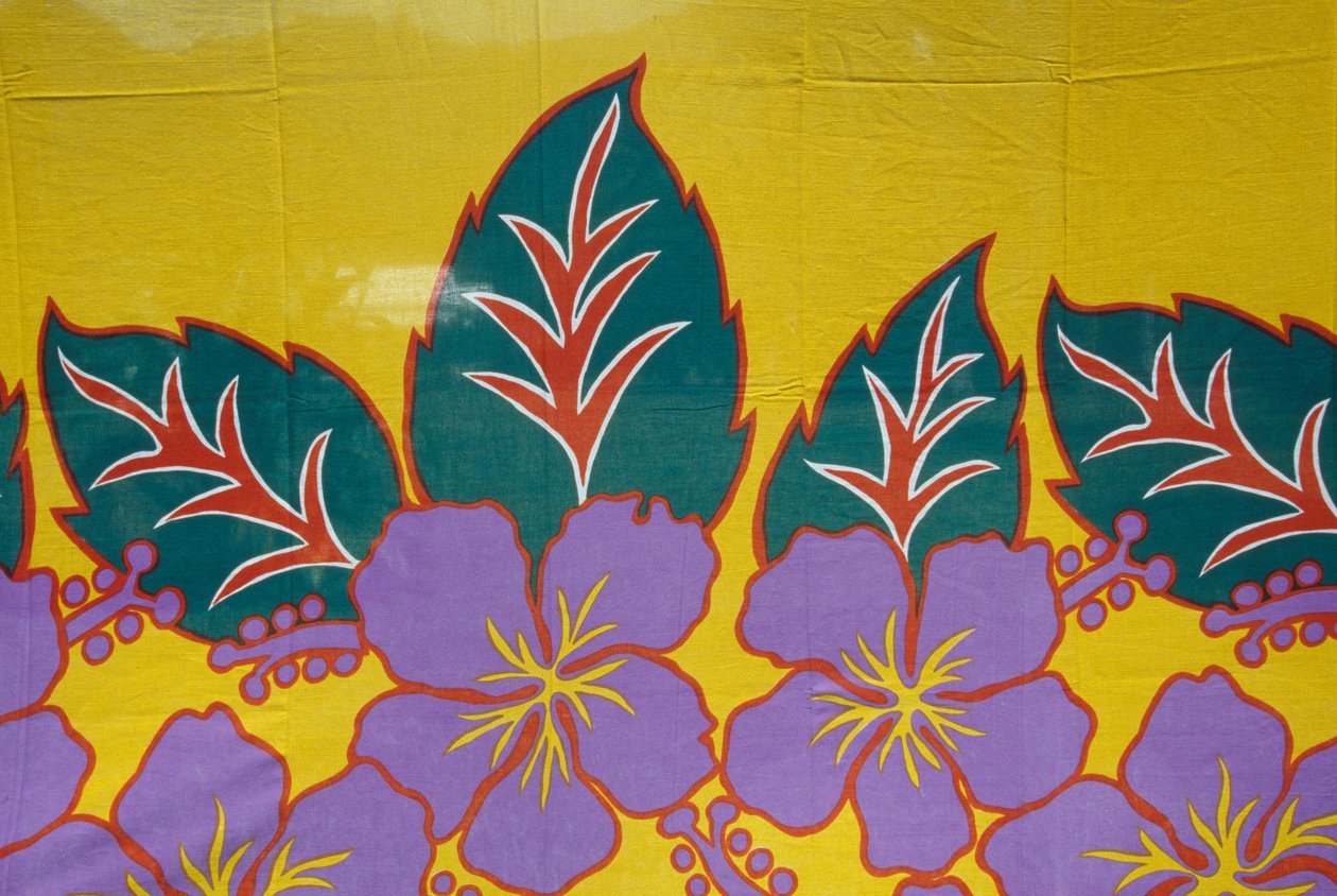 Sarongtyg dekorerat med blommotiv, ön Moorea, Society Islands, Franska Polynesien (franska republikens utomeuropeiska territorium), detalj av Unbekannt Unbekannt