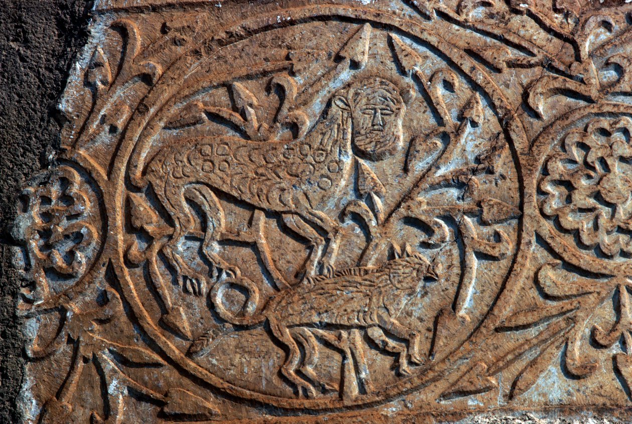 Stenrelief föreställande fantastiska djur, kyrka av Jungfruns sovsal (Panagia Skripou), Orchomenus, Boeotia, Grekland, 900-talet (foto) av Unbekannt Unbekannt