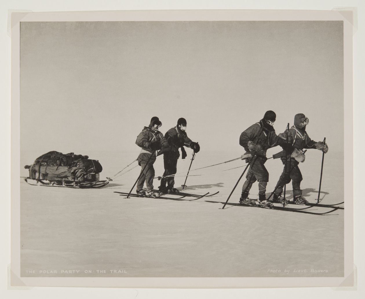 Polarfesten på spåret (bromidtryck) av Lieutenant Henry Robertson Bowers