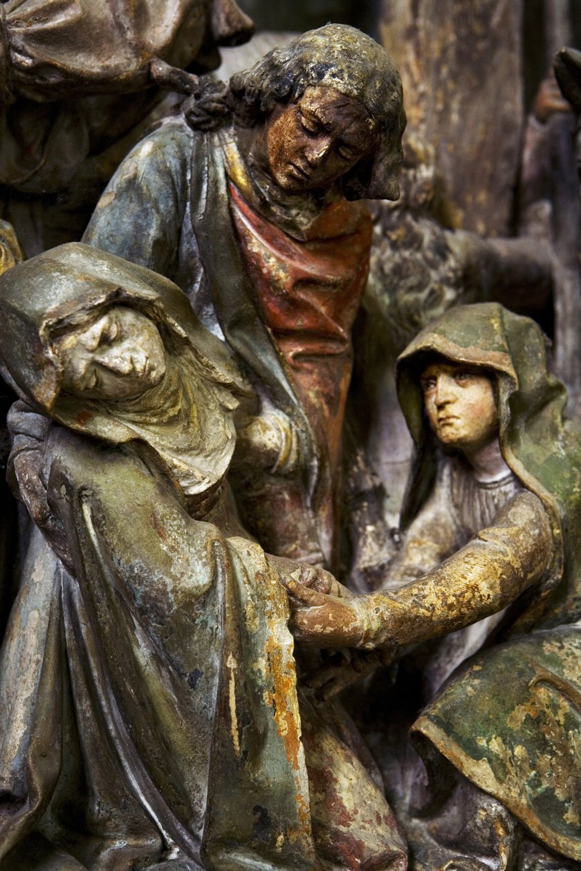 Altartavla, central panel, detalj, jungfruns svimning (målad sten) av Ligier Richier