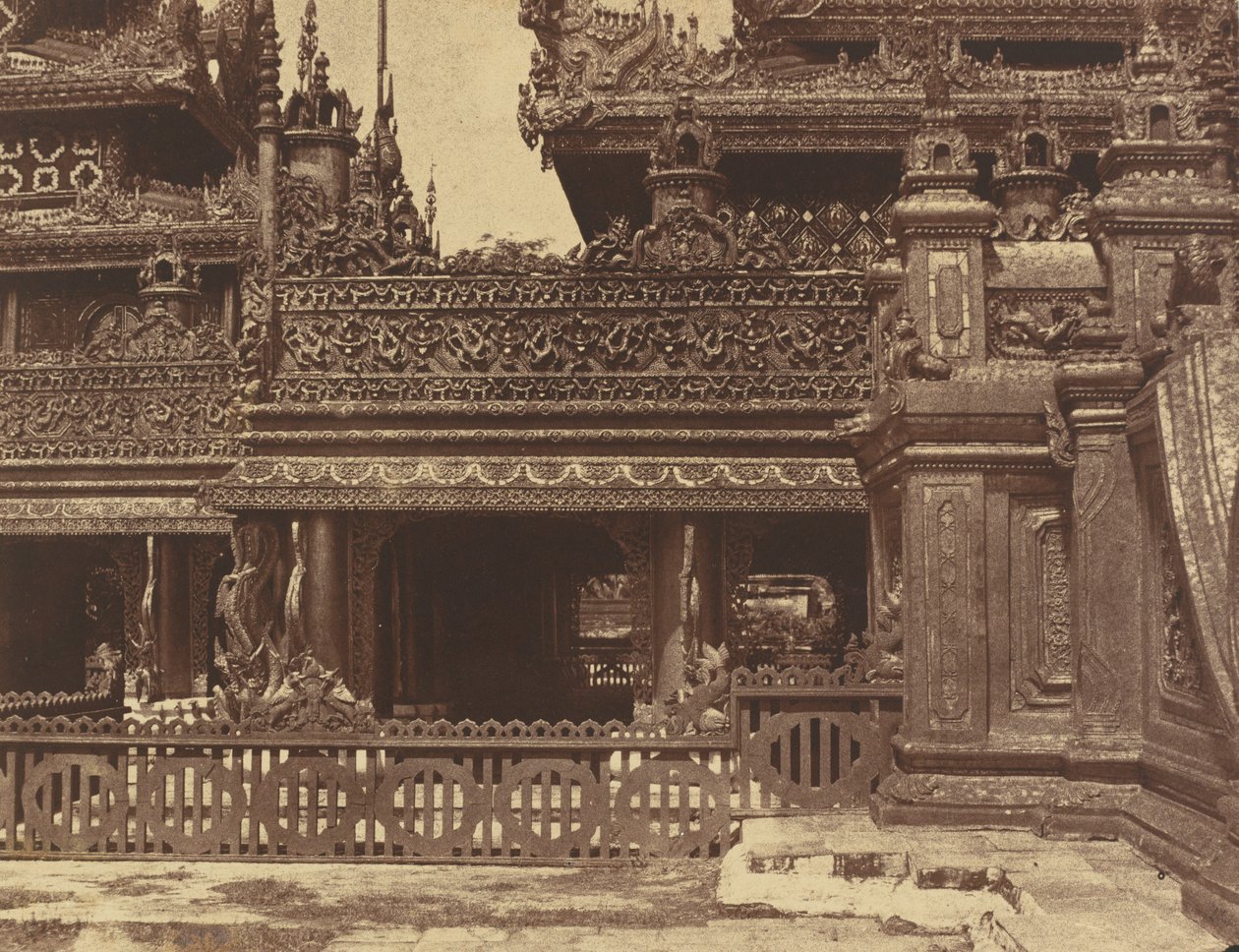 Amerapoora: Another Part of the Balcony of Kyoung No. 86 av Linnaeus Tripe