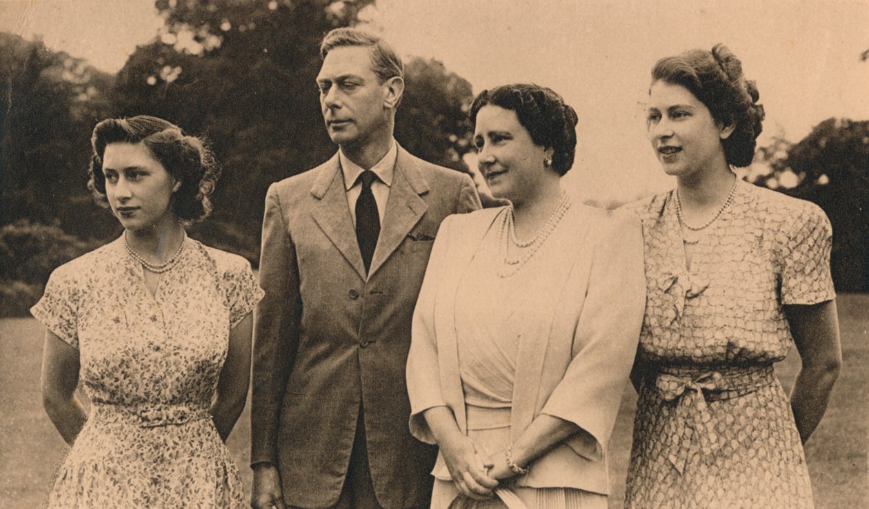 Kungafamiljen på Royal Lodges område, Windsor, 1946 av Lisa Sheridan