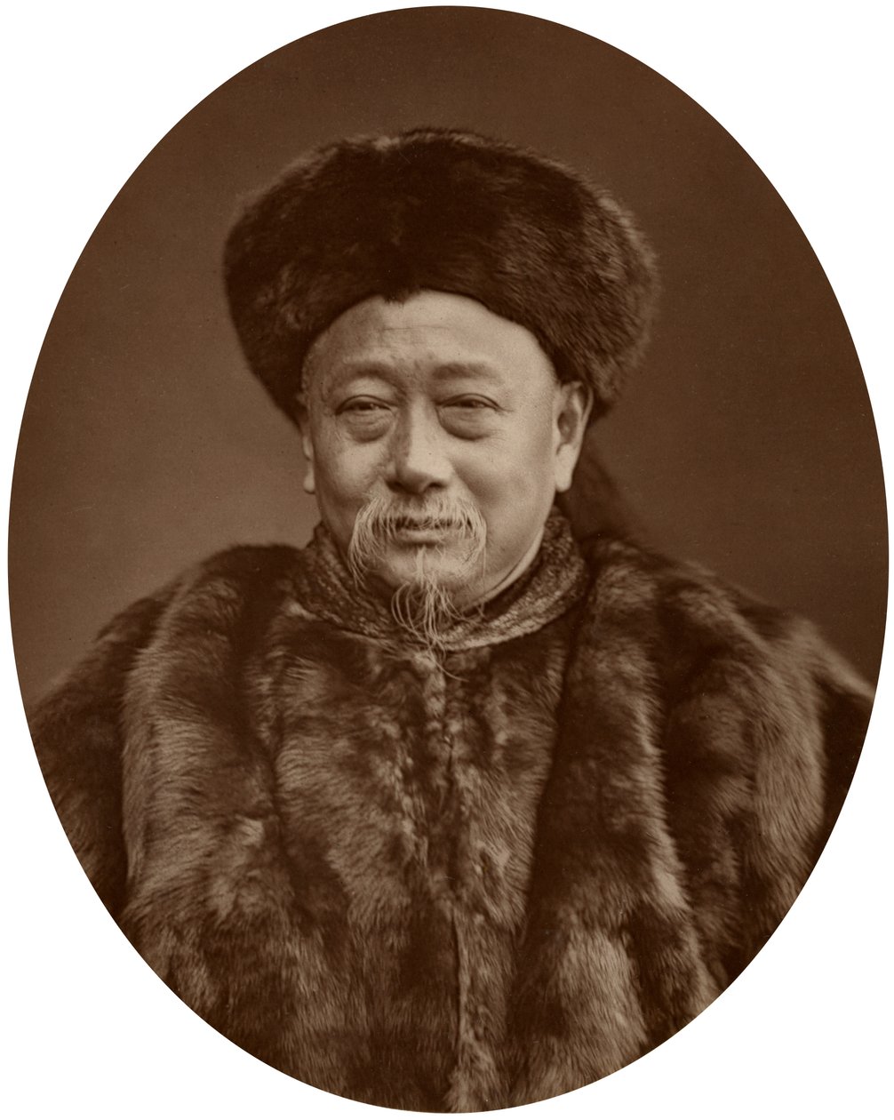 Kuo Sung-Tao, första kinesiska sändebudet till Storbritannien, 1880. av Lock and Whitfield
