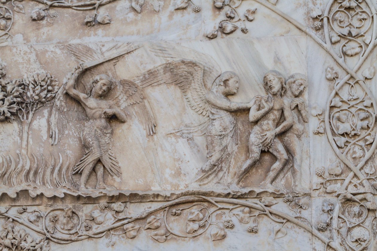 Utdriven från Eden, detalj från Stories of Genesis, basreliefer av Lorenzo Maitani (före 1275-1330), första pelare, sidofasad av Orvieto-katedralen, Umbrien, Italien av Lorenzo Maitani