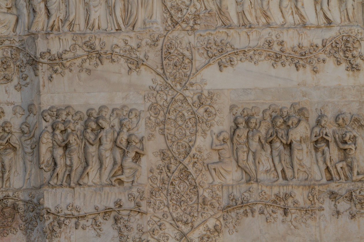 Scener av sista domen, Apokalypsens berättelser, basreliefer av Lorenzo Maitani (före 1275-1330) och assistenter, fjärde pelaren, fasaden på katedralen i Orvieto, Umbrien, Italien av Lorenzo Maitani