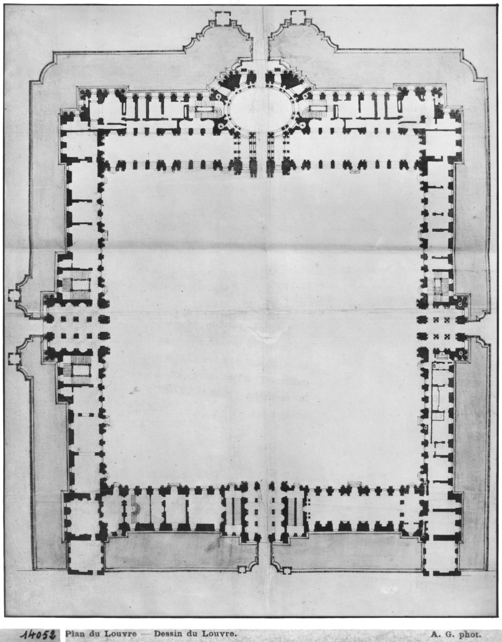Plan för Louvrens östra byggnader, från "Recueil du Louvre", volym 1, fol.5. av Louis Le Vau