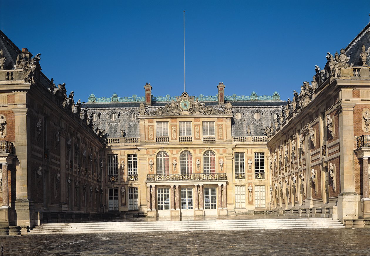 Ludvig XIII-gården, eller marmorgården, ombyggd av Louis Le Vau (1612-70), ca 1630 av Louis Le Vau