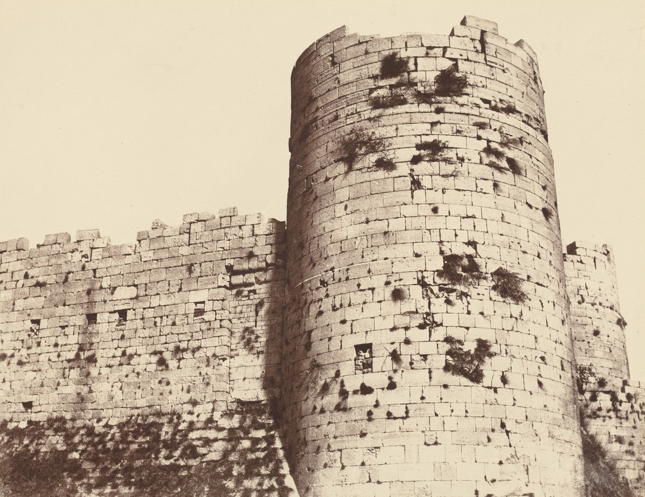 Kalaat-El-Hosn, Andra utställningen, exteriör, hörntorn, sydväst,1859 (foto) av Louis de Clercq