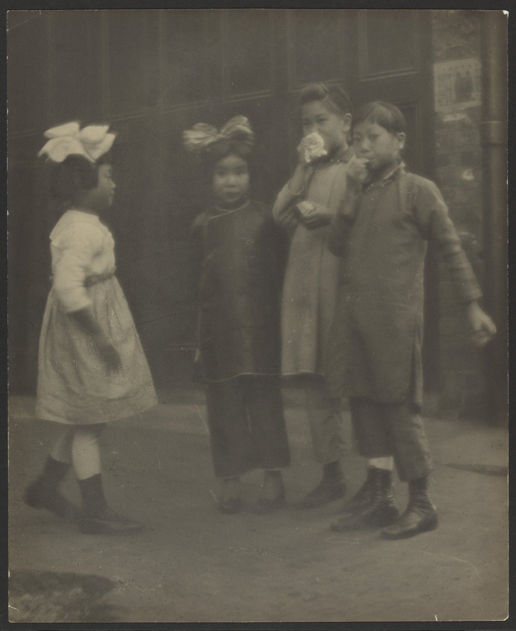 [Barn i Chinatown] av Louis Fleckenstein