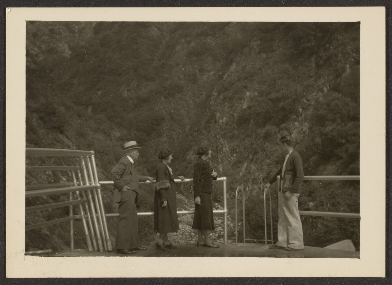 [Grupp vid Vista Point] av Louis Fleckenstein
