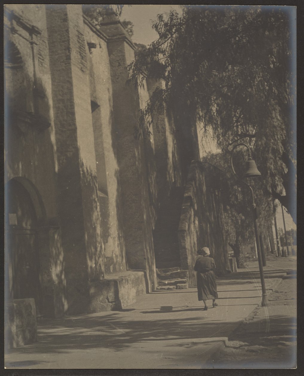 [Missionens trottoar] av Louis Fleckenstein