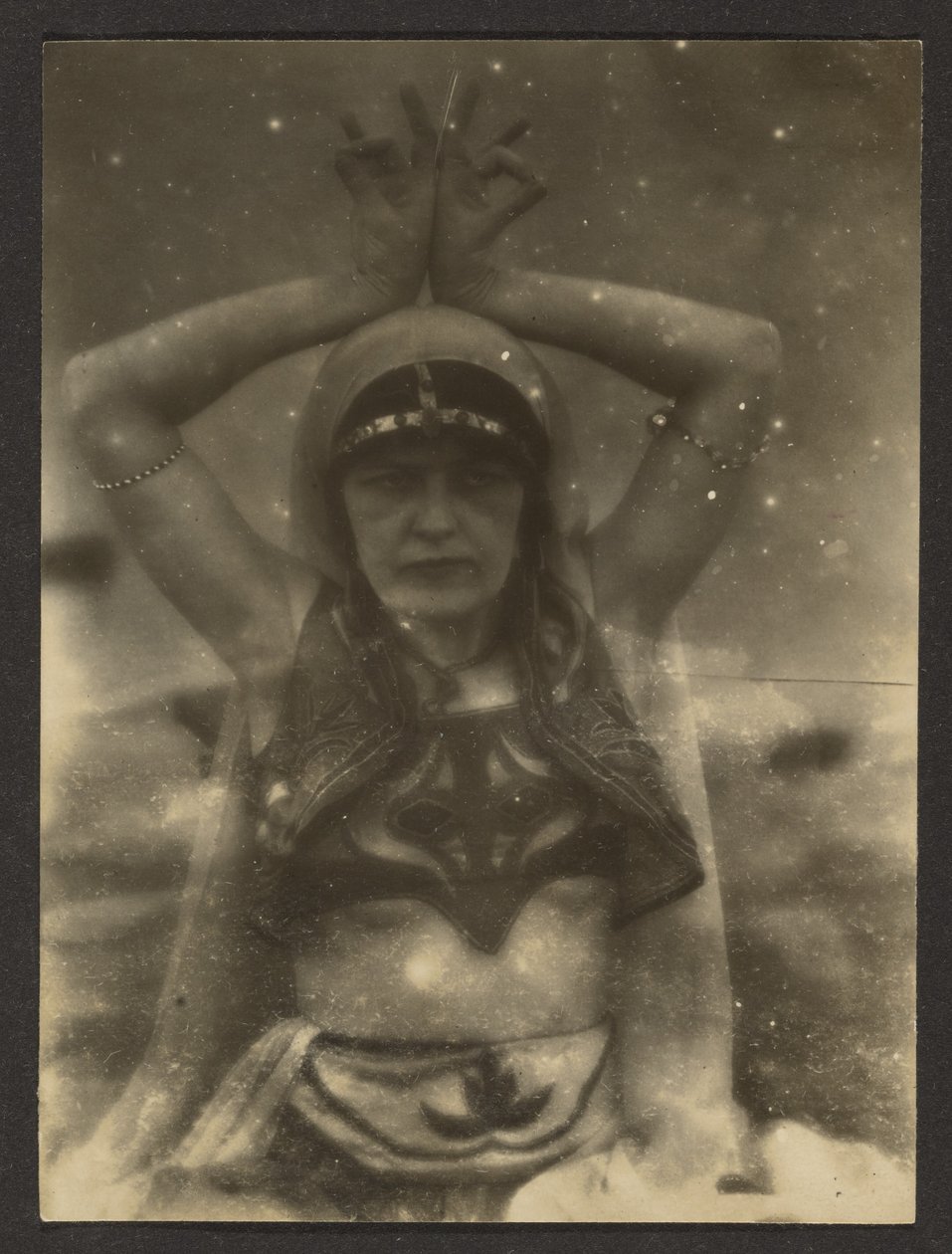 [Nautch Girl] av Louis Fleckenstein