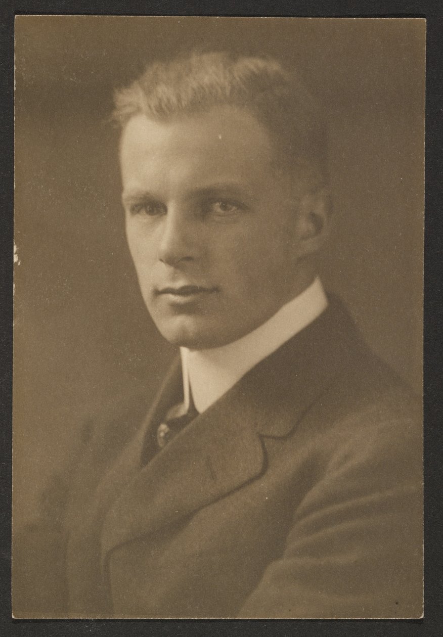 [Porträtt av en man med hårklippning] av Louis Fleckenstein