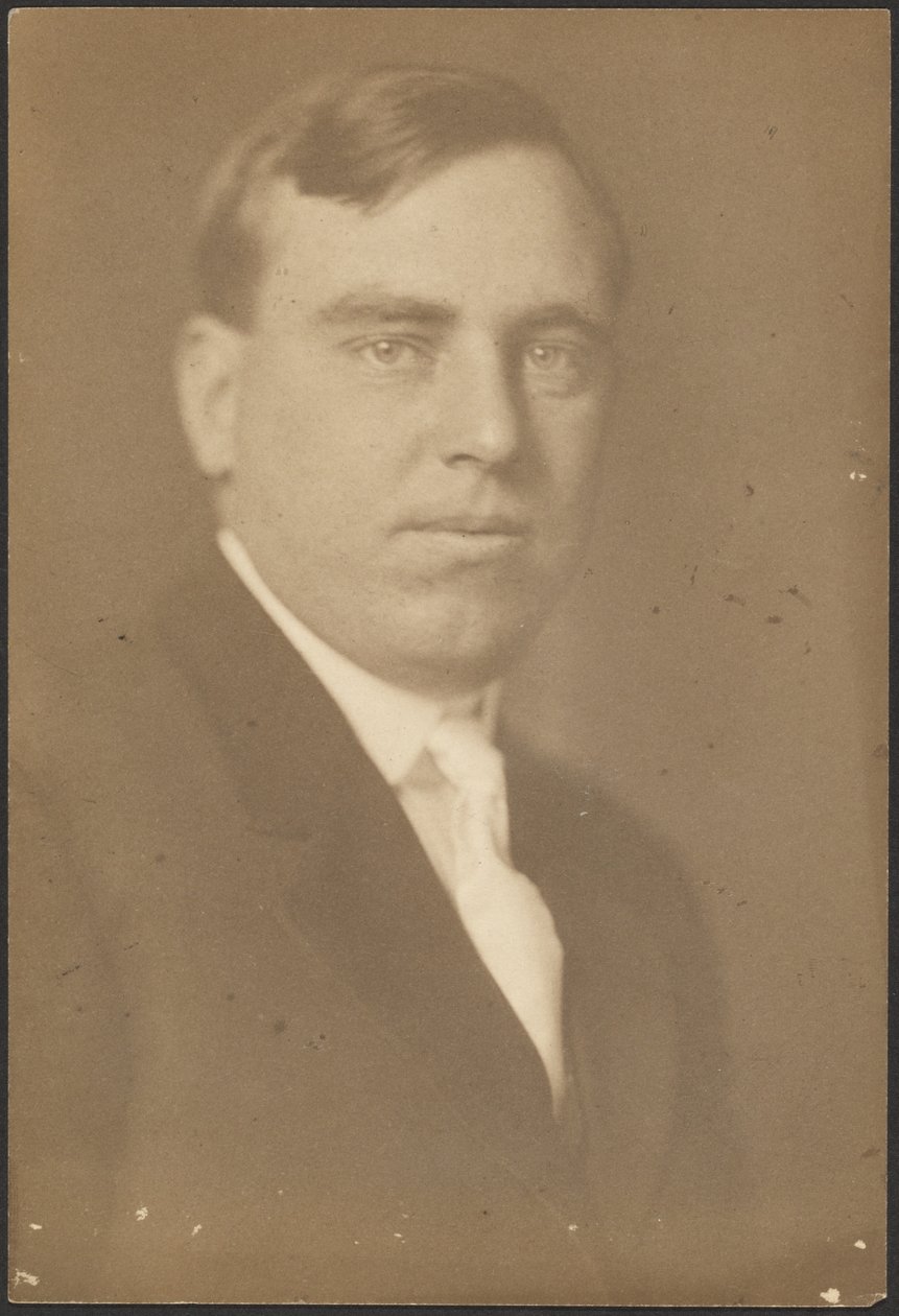 [Porträtt av en man med vit slips] av Louis Fleckenstein
