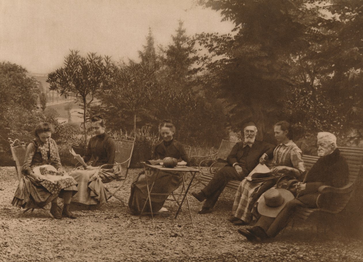 En grupp män och kvinnor satt och pratade vid ett bord, 1937 av Louis Guichard