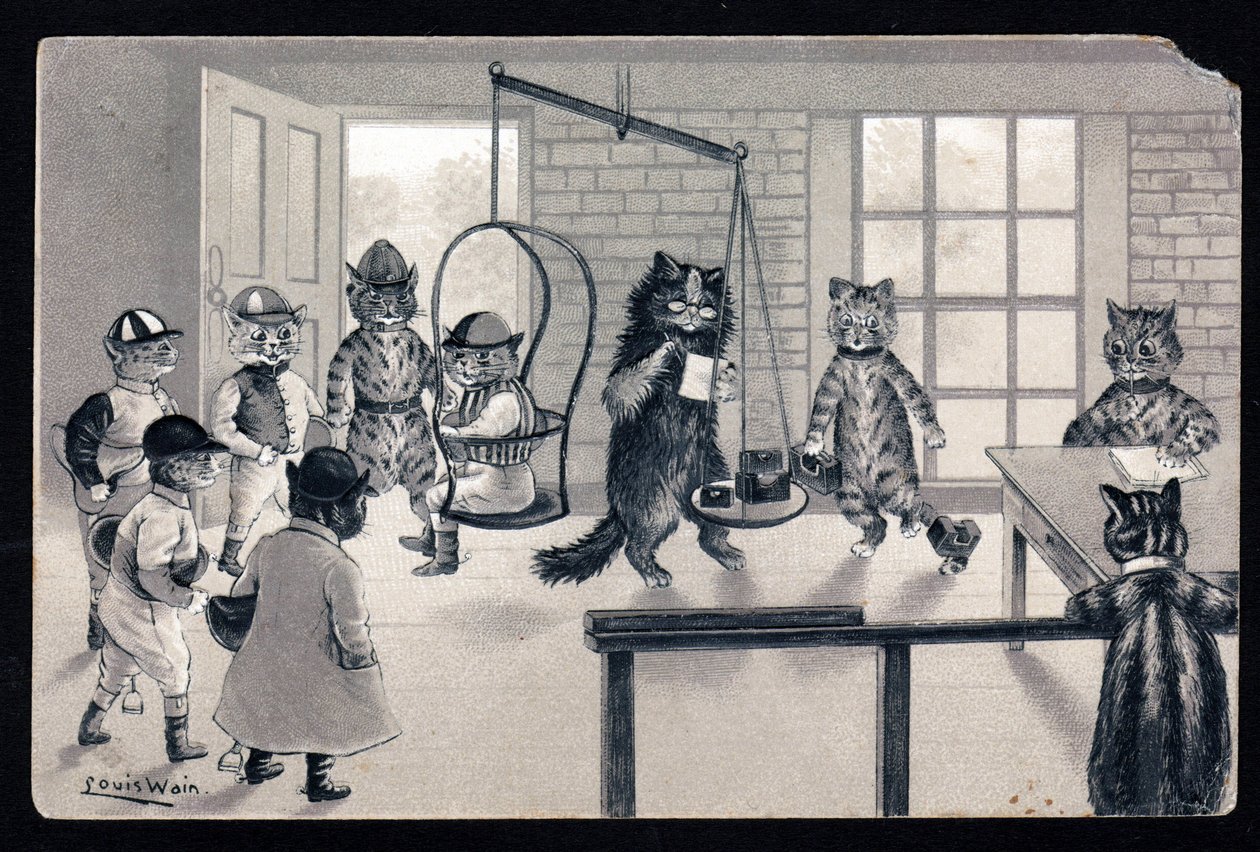 Vi tar vara på det fina vädret. Djur i mänsklig ställning. Kattjockey vägs på en våg. Vykort. Kromolitografi av Louis Wain (1860-1939), en engelsk konstnär känd för sin skildring av katter med stora ögon. Början av 20 av Louis Wain