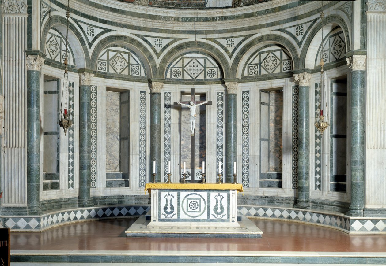Marmorabsid och terrakottakrucifix av Luca Della Robbia