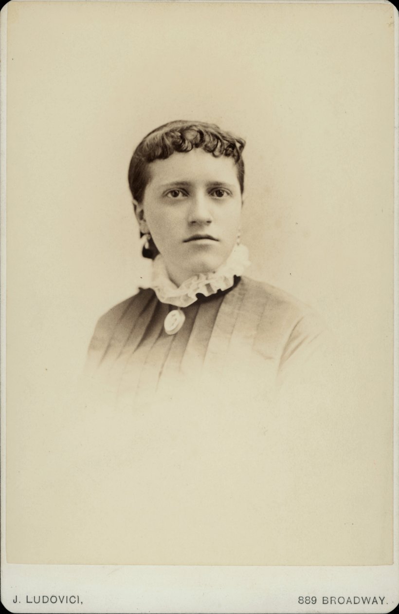 Bust portrait av Ludovici Studios