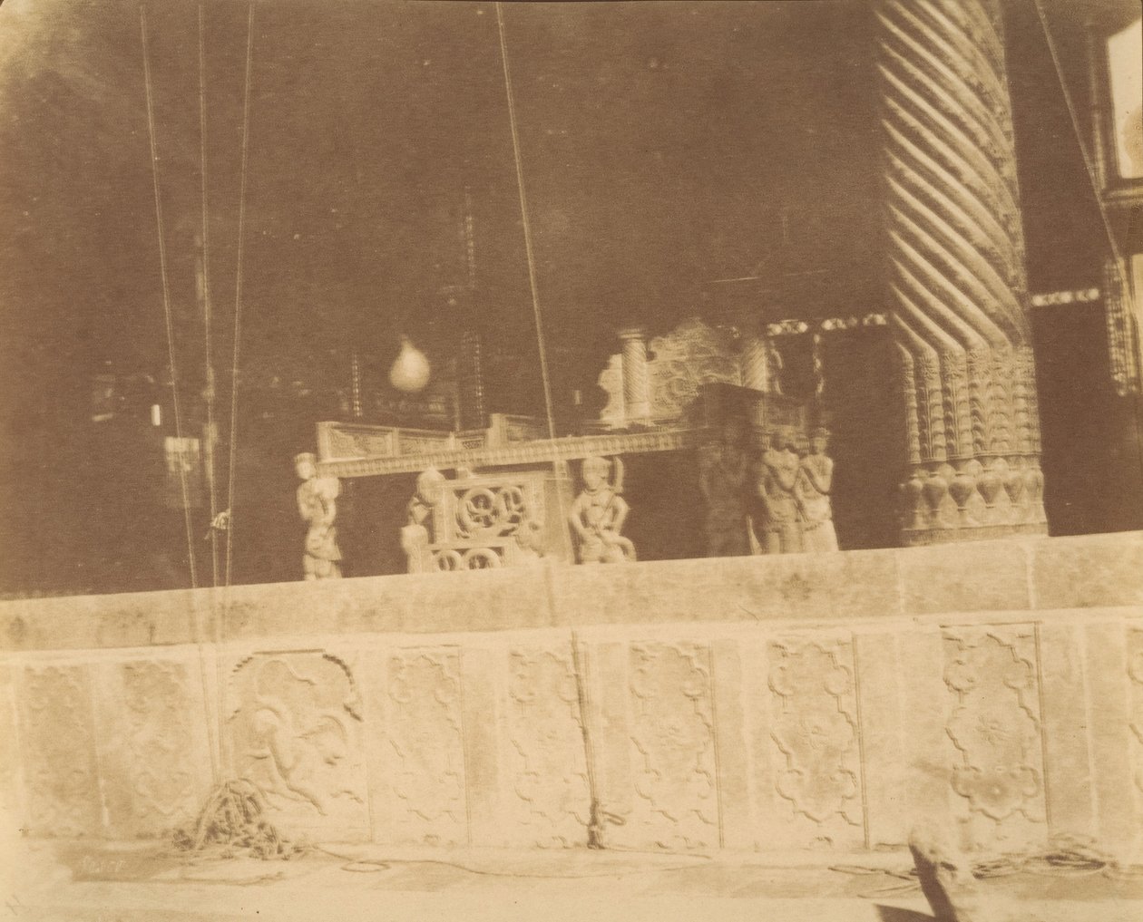 [Golestan Palace, Teheran, Iran] Takht-i Marmor, 1840-60-talet. av Luigi Pesce
