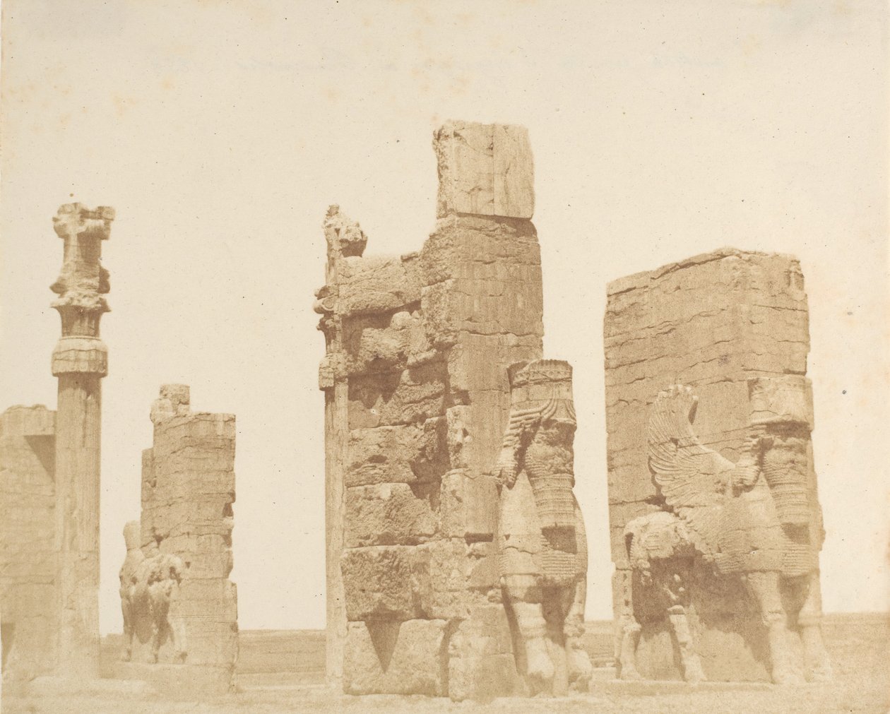 Den antika porten till Persepolis], 1858. av Luigi Pesce