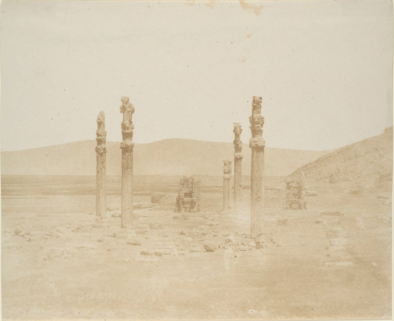 Ruin på den första terrassen, Persepolis, 1858. av Luigi Pesce