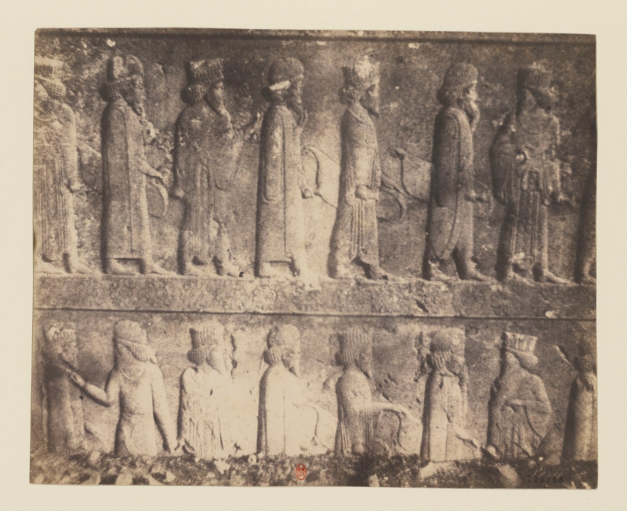 Vy 13 - Persépolis. Relief de l