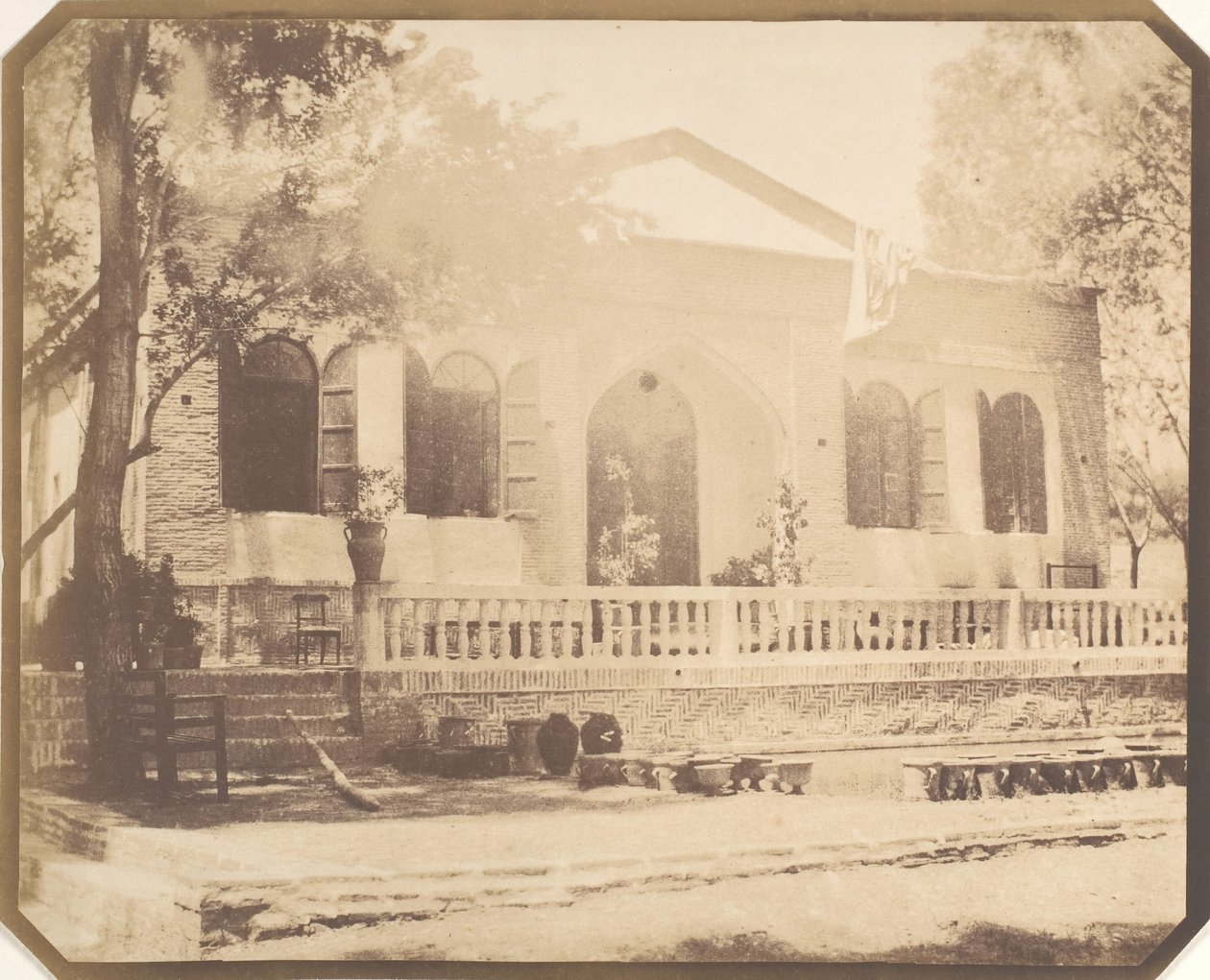 Zerghiandeh. Ryska ministerns lanthus, Teheran, 1858. av Luigi Pesce