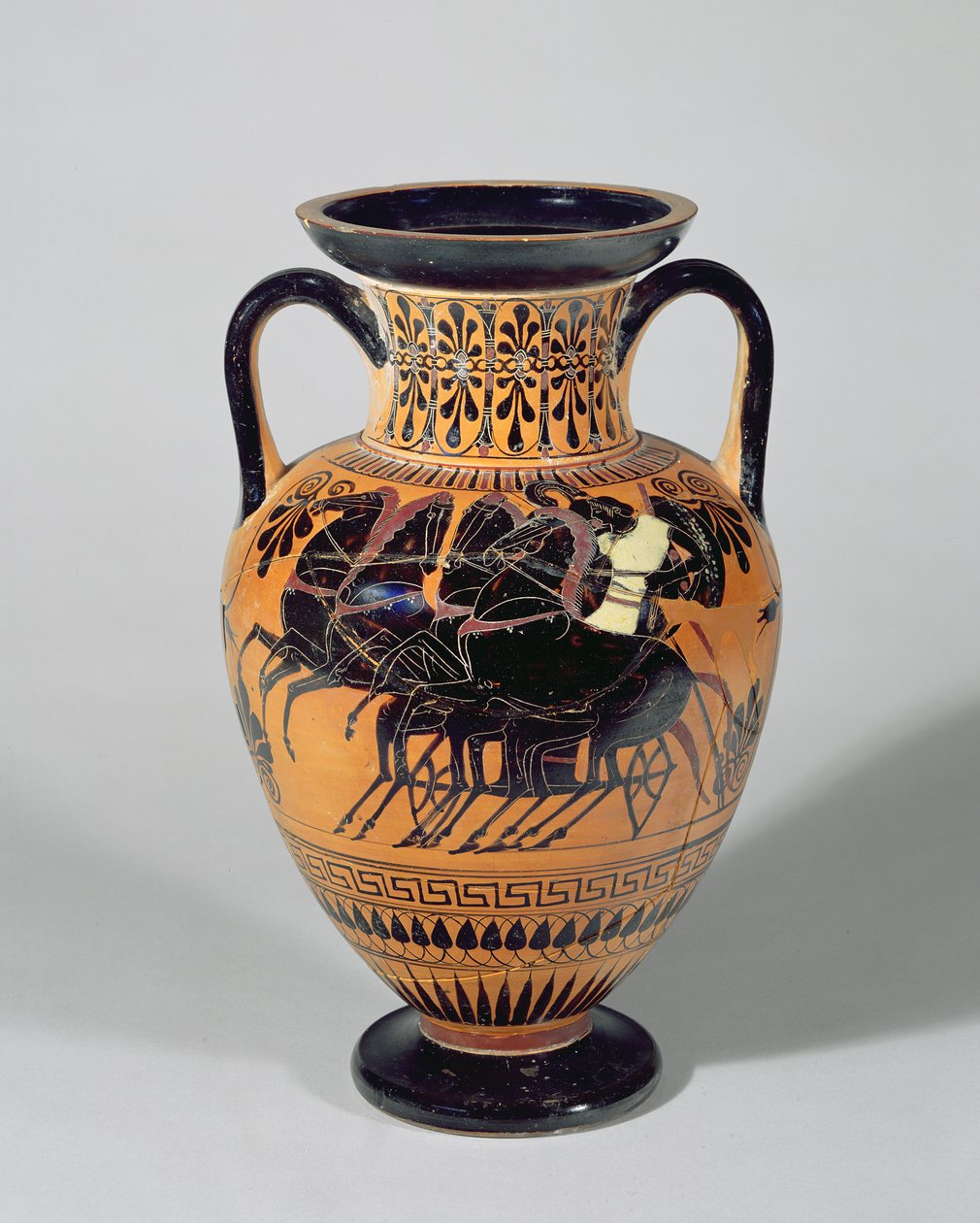 Attic svart-figur Amphora som visar en vagn med hjul, 520-500 f.Kr. (lera) av Lysippos