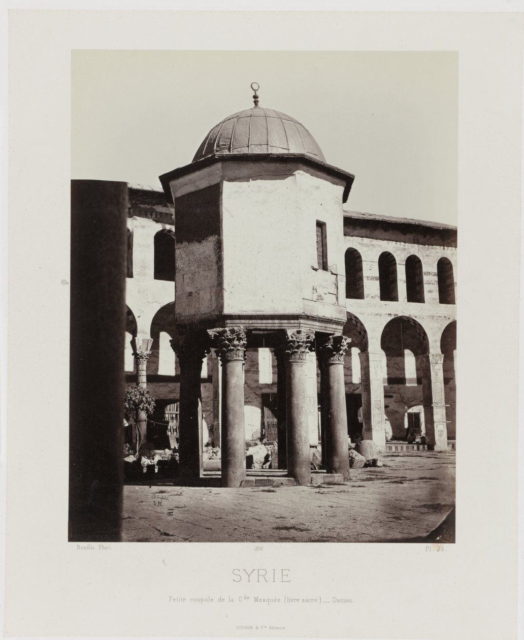 Visa på de små koepel van de grote Moskee i Damaskus (Syrien/Small kupol av den stora moskén (helig bok) - Damaskus) Forntida arkitektur: Egypten, Grekland, Mindre Asien: Fotoalbum (serietitel) av Maison Bonfils