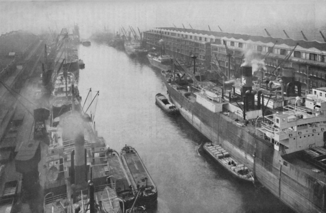 A Great Dockland of the North, Thirty-Four Miles from Sea and Yet a Port, c1935 av Manchester Ship Canal Company