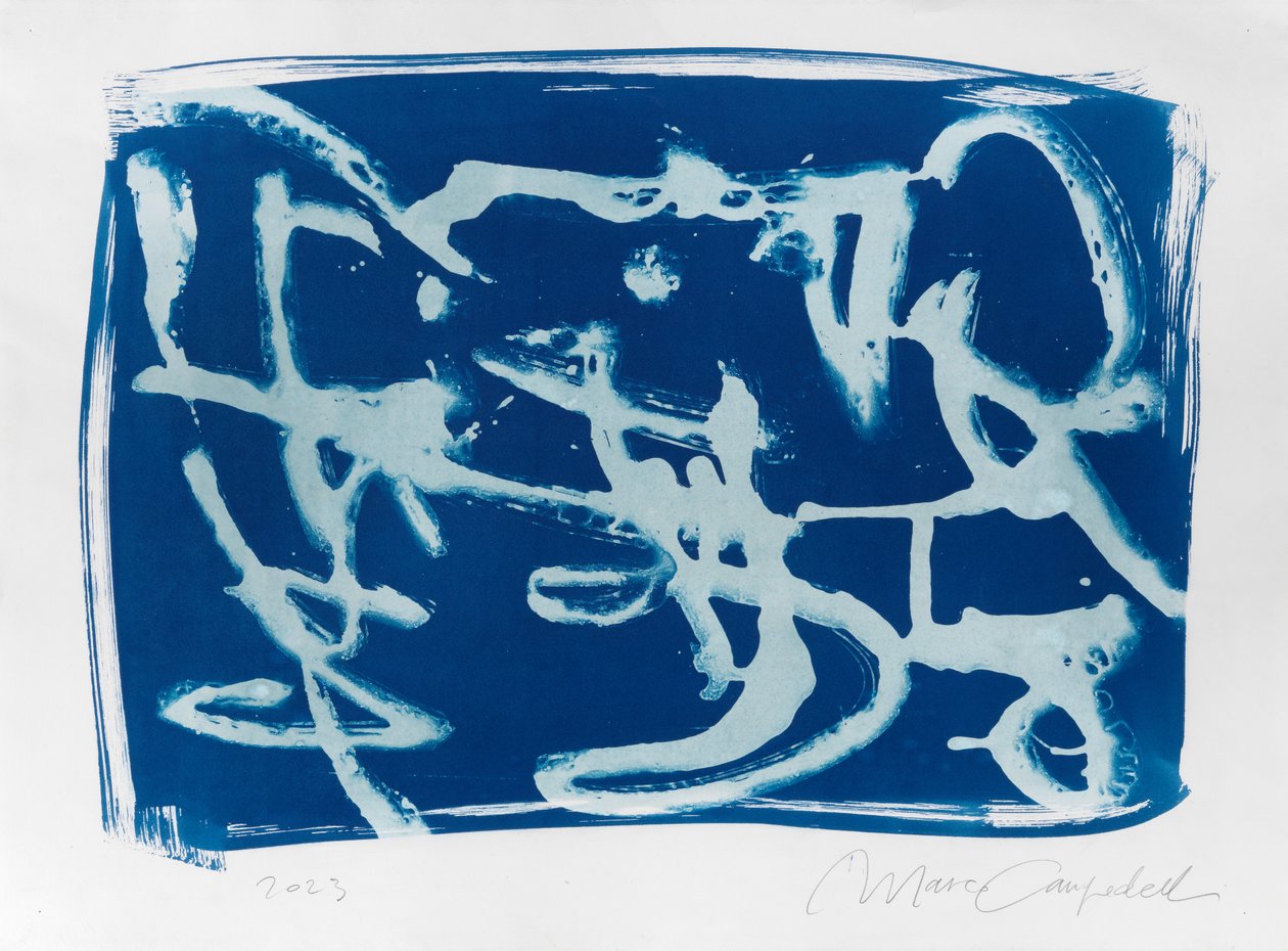 Asemic Writing, 2023 (cyanotypi på papper) av Marco Campedelli