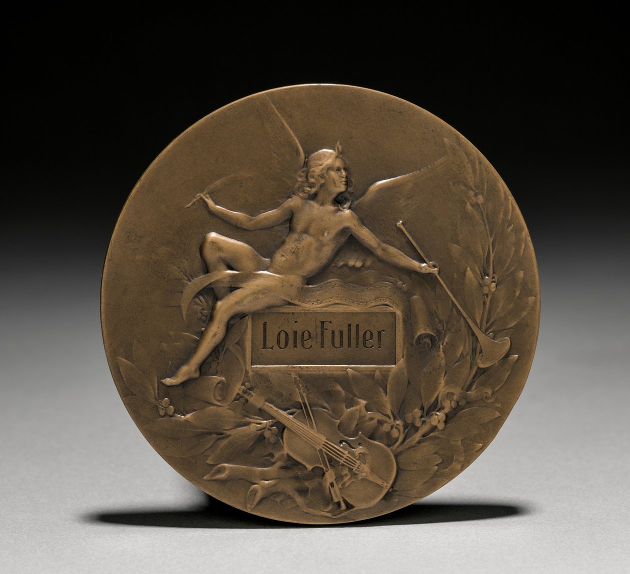 Medalj överlämnad till Loïe Fuller av den franska regeringen: Allegory of Music (omvänd) av Marie Alexandre Lucien Coudray