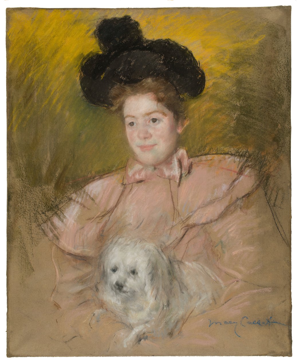 Kvinna i hallondräkt som håller en hund, ca. 1901. av Mary Cassatt