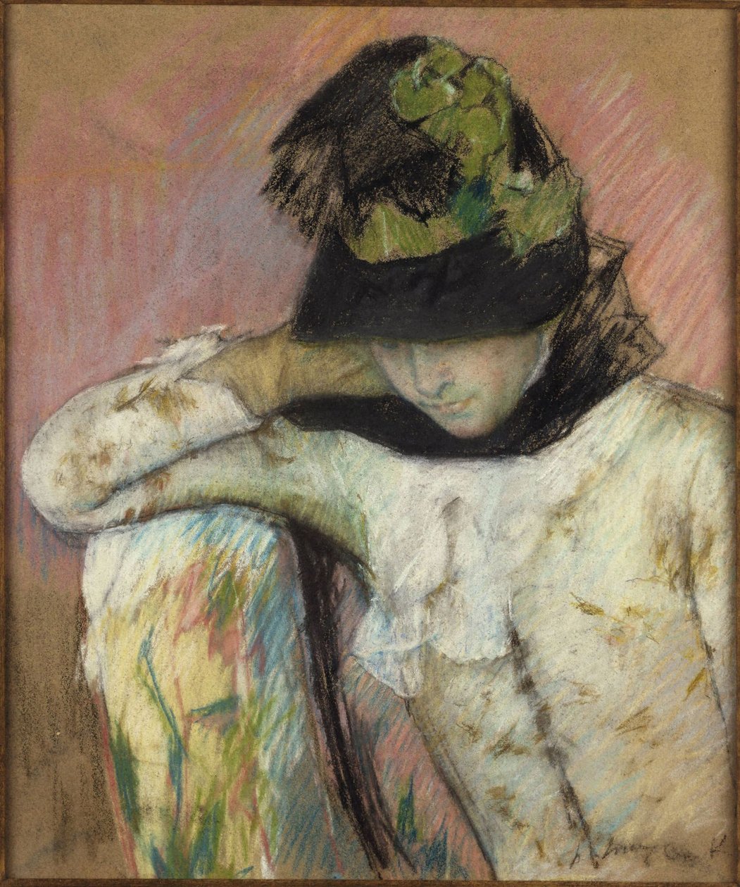 Ung kvinna med en svart och grön mössa, som tittar ner av Mary Cassatt