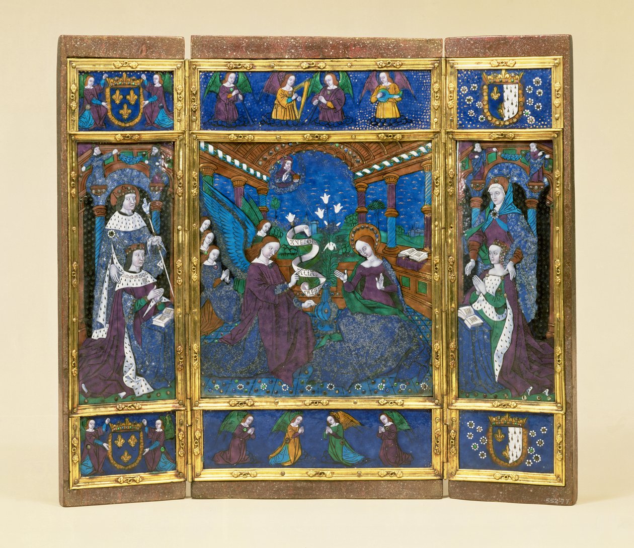 Triptyk av Ludvig XII (1462-1515) och Anne de Bretagne (1477-1514) med en budskapsscen emellan (emalj på panel) av Master of the Louis XII Triptych