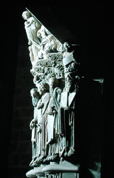 Detalj av Portico de la Gloria med profeterna i Gamla testamentet (sten) av Master Mateo