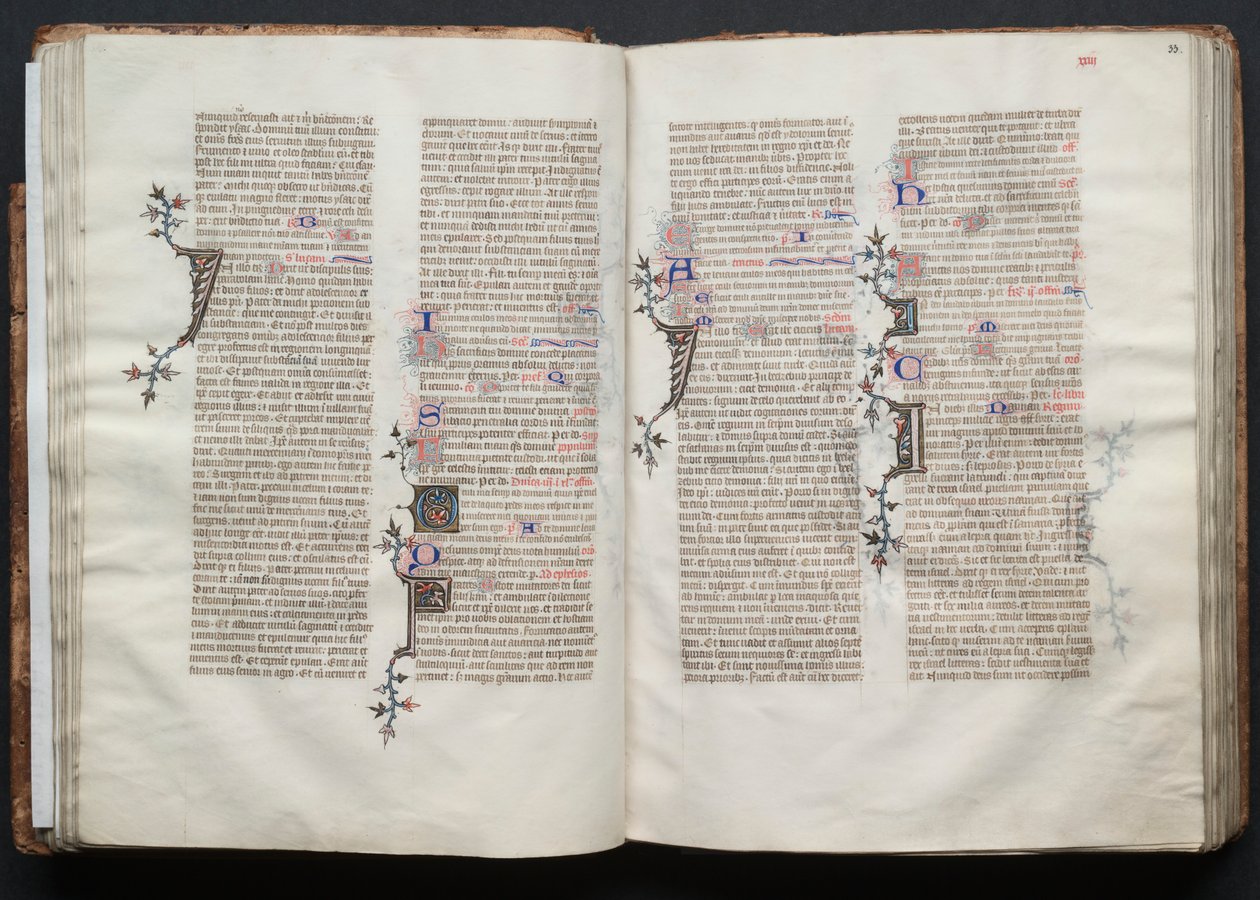 The Gotha Missal: Fol. 32v, text, c. 1375. av Master of the Boqueteaux