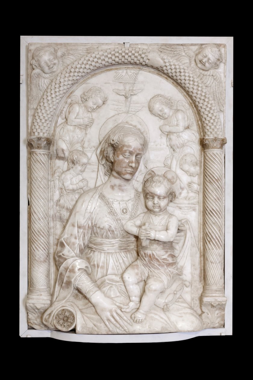 Madonna med barn och änglar, ca 1460 (marmor) av Master of the Marble Madonnas