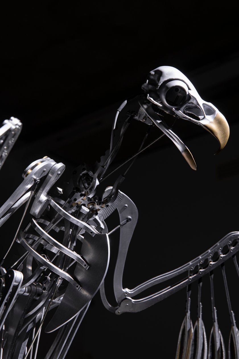 The Nerve Rack, 2019 (Acetal, Akryl, Aluminium, Mässing, Elektriska kretsar, Färg, PVC, Resin, Servomotorer, Stål) av Mat Collishaw