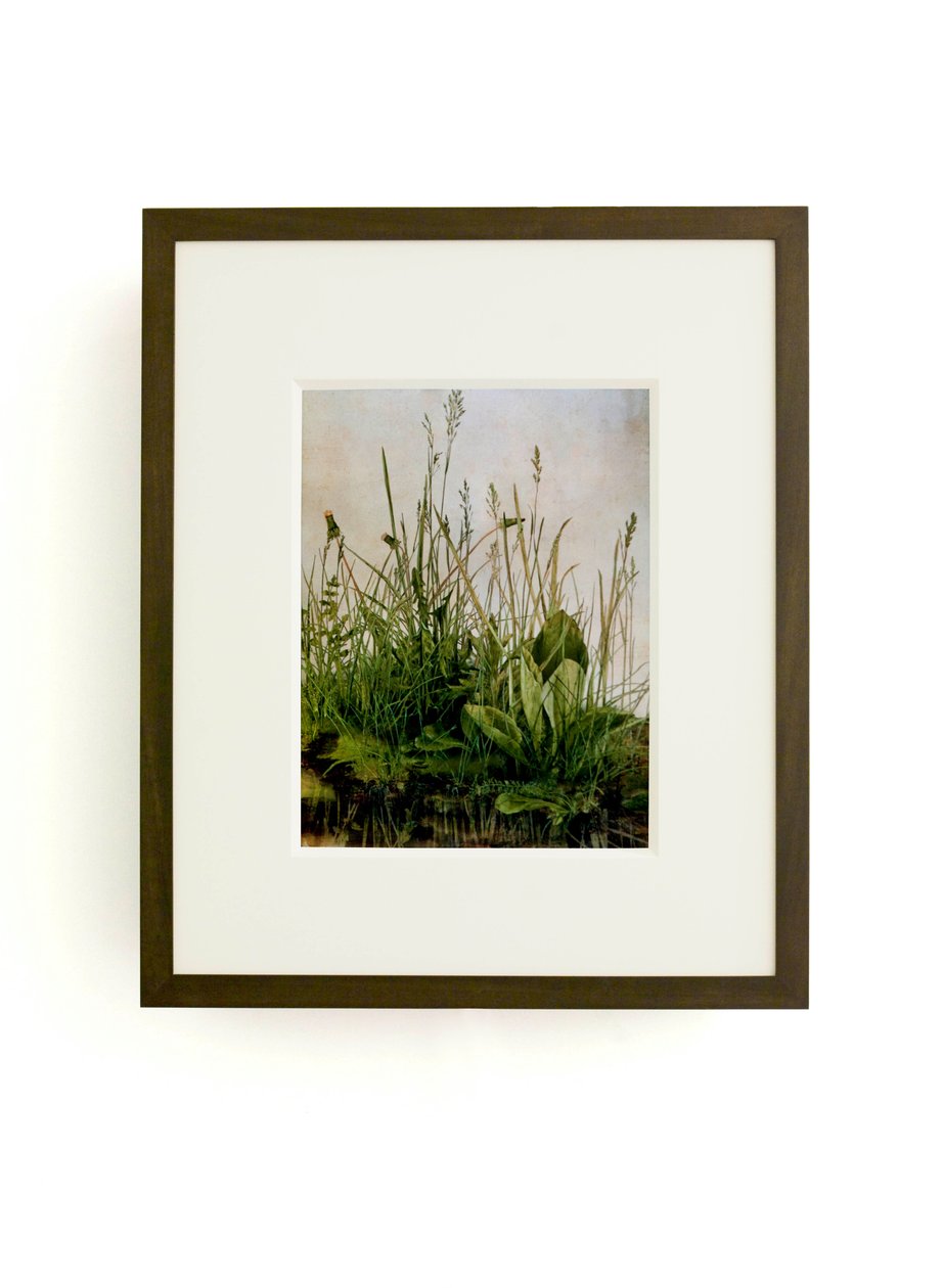 Whispering Weeds, 2011 (Träram, kant, LCD-skärm, fläkt och hårddisk) av Mat Collishaw