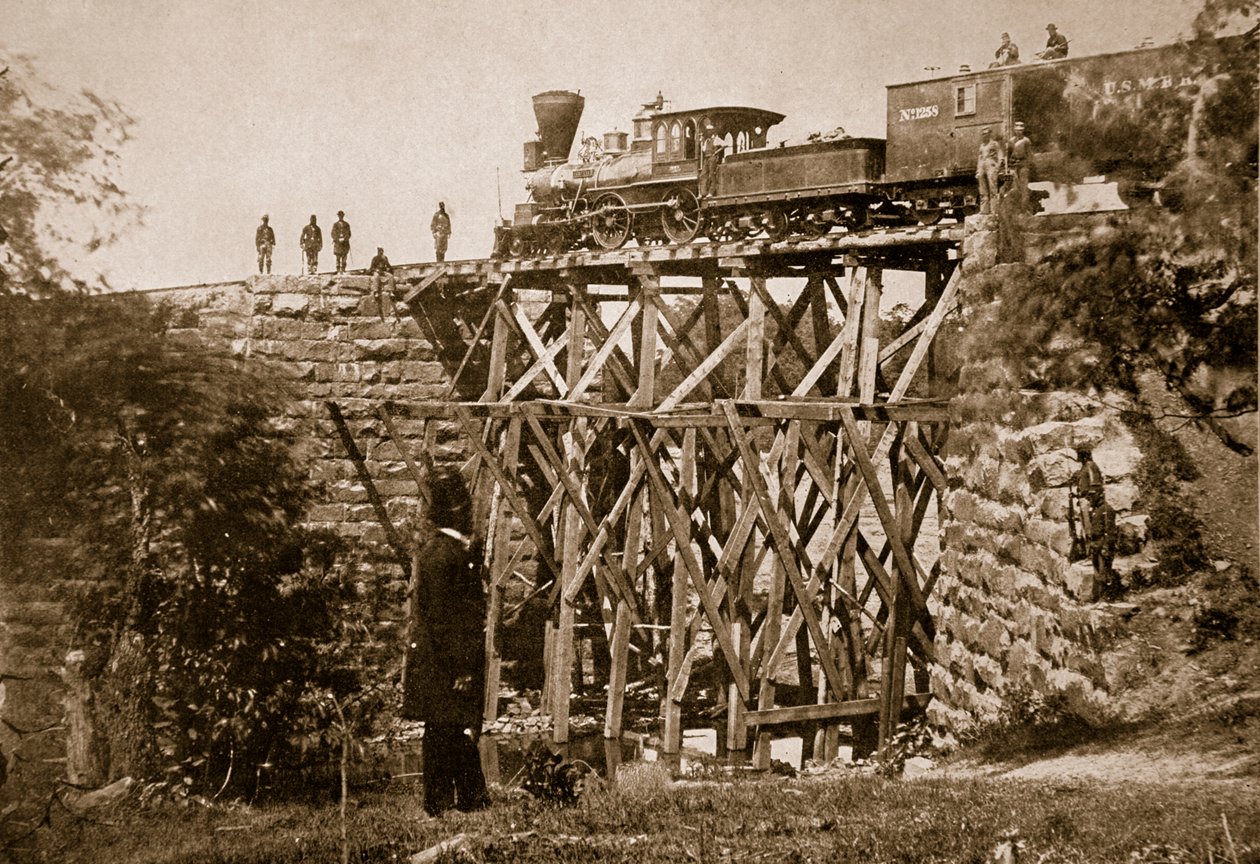 Bro byggd av trupper på Orange und Alexandria Rail Road, 1861-65 av Mathew B. Brady