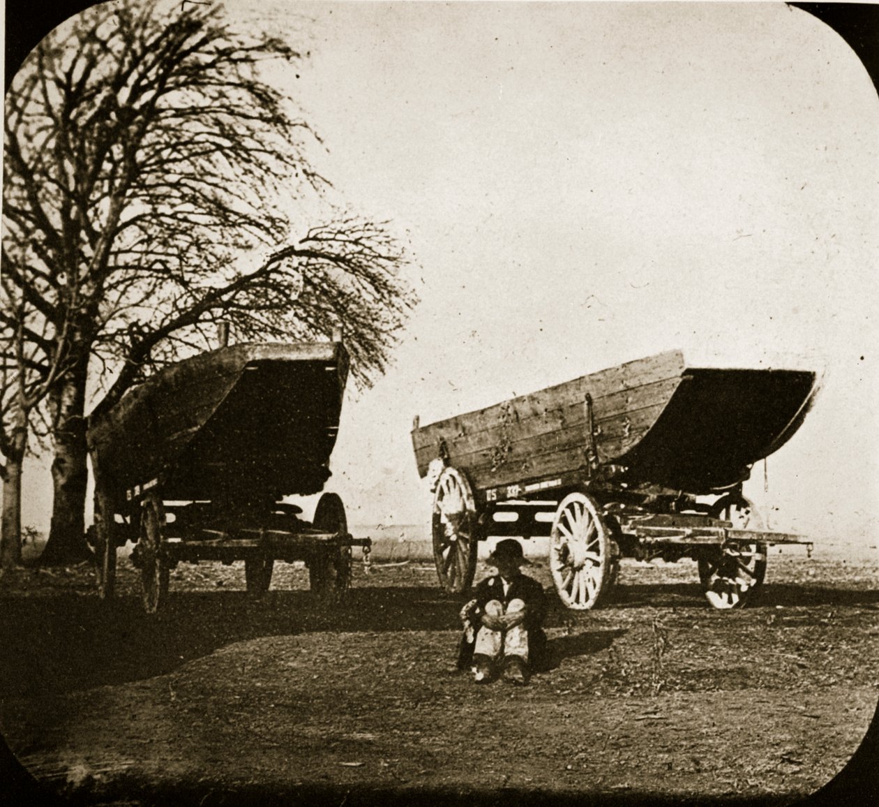 Pontonbåt på hjul, 1861-65 av Mathew B. Brady