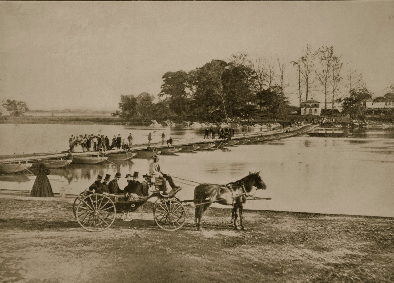 Pontonbro mellan Georgetown och Anaconda Island, 1861-65 av Mathew B. Brady