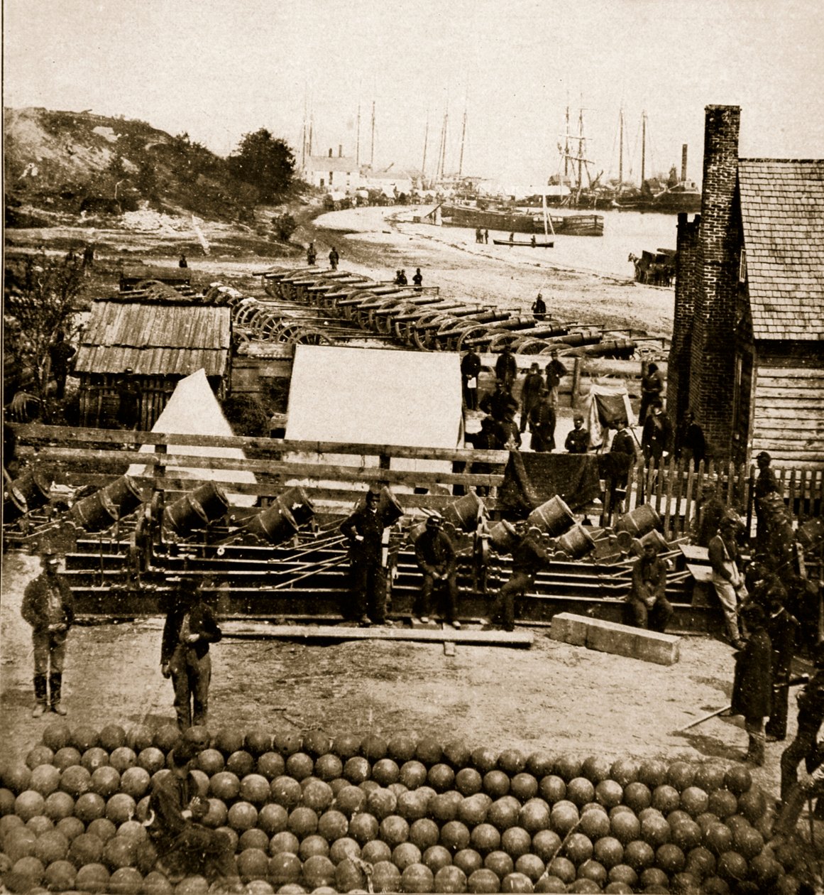 Washington på 1860-talet - Ordnance Depot i City Point, 1861-65 (sepiafoto) av Mathew B. Brady
