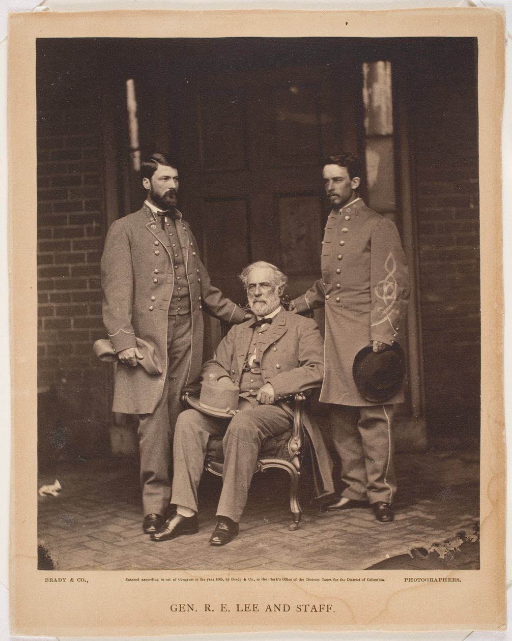 General Robert E Lee and Staff, 1865 (albumintryck) av Mathew B. Brady