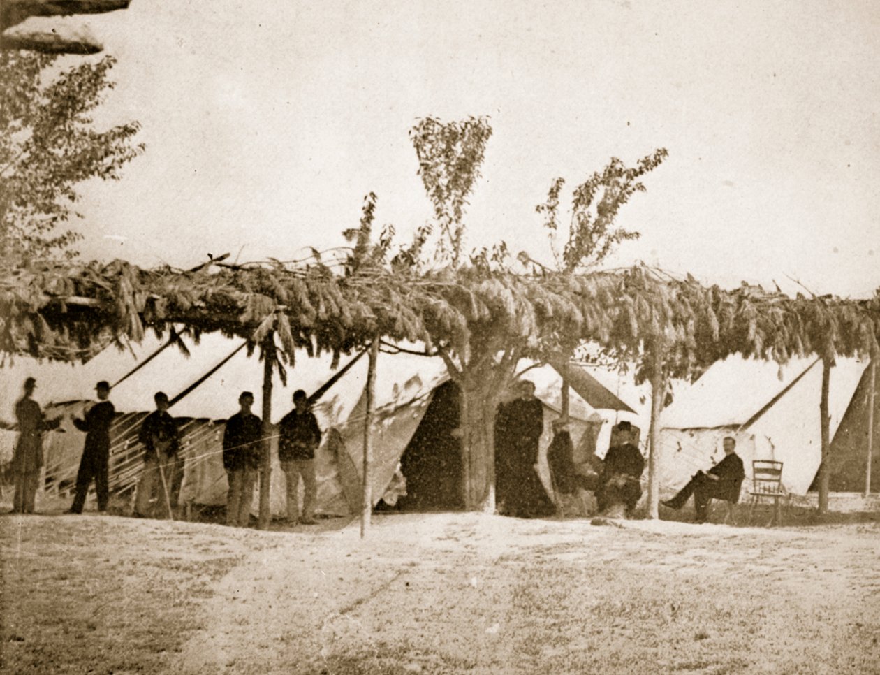 Allmänna sjukhuset, City Point, 1861-65 av Mathew B. Brady