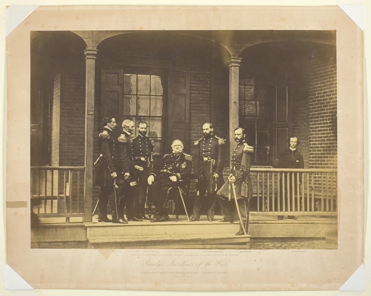 Generallöjtnant Scott, general-in-chief, US Army and Staff, 1861. av Mathew Brady