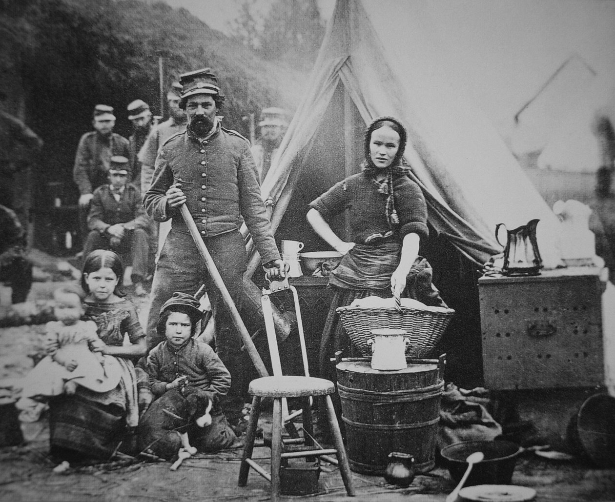Unionssoldat från 31:a Pennsylvania-regementet med familj i Camp Slocum, nära Washington D.C. av Mathew Brady