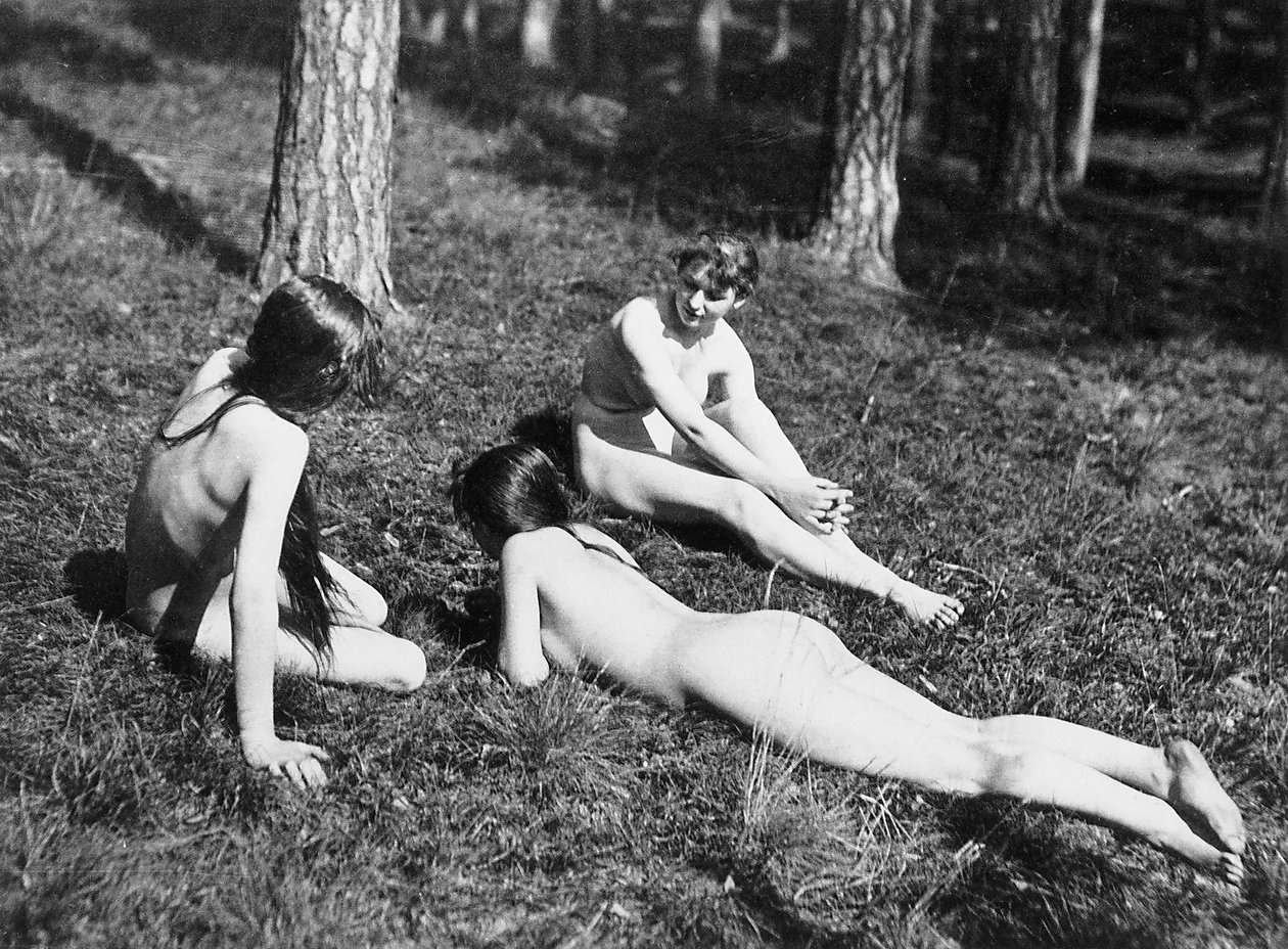 Utomhus; studie av 50 modeller, Tyskland, 1920-talet av Max Koch