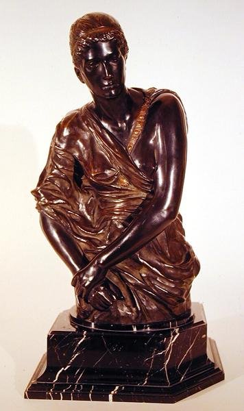Cassandra, ca 1895 (brons med marmorbas) av Max Klinger